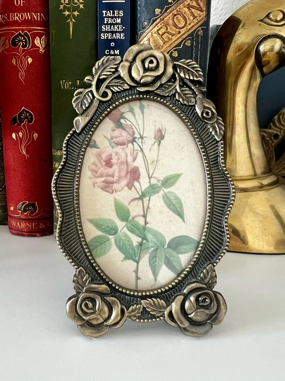 Ornate Rose Motif Oval Picture Frame - Antique Brass Tone